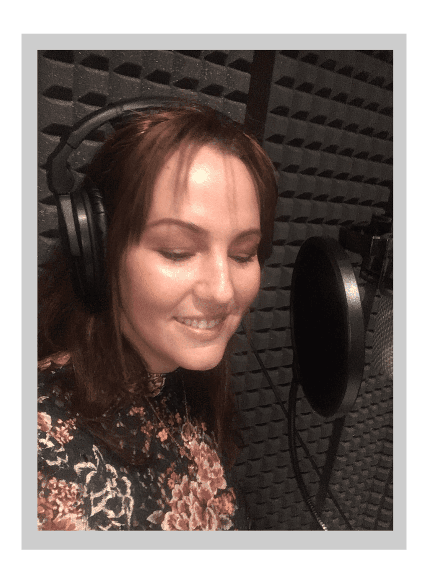 Colombian Voiceover Artist - Camila Peroni - Recording Studio